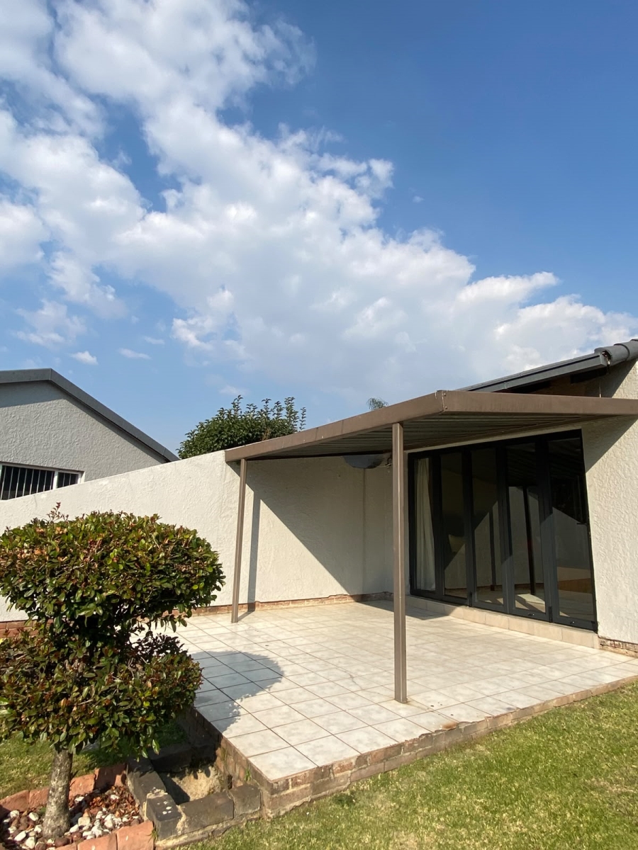 4 Bedroom Property for Sale in Glen Marais Gauteng