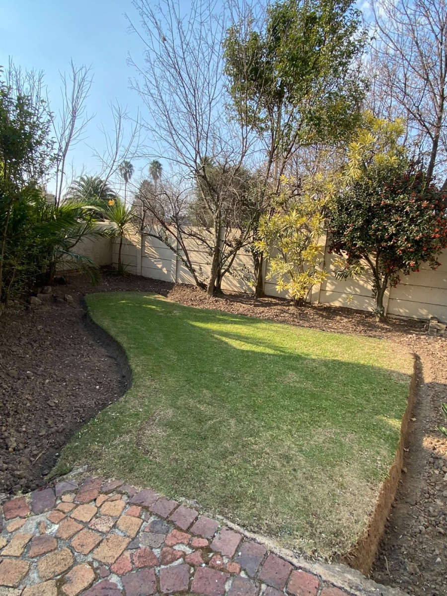 4 Bedroom Property for Sale in Glen Marais Gauteng