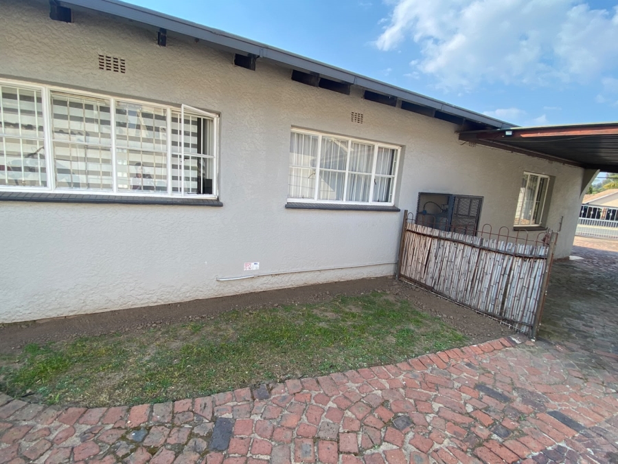 4 Bedroom Property for Sale in Glen Marais Gauteng