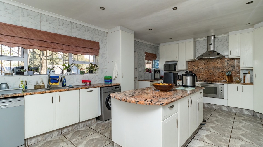 4 Bedroom Property for Sale in Eastleigh Ridge Gauteng