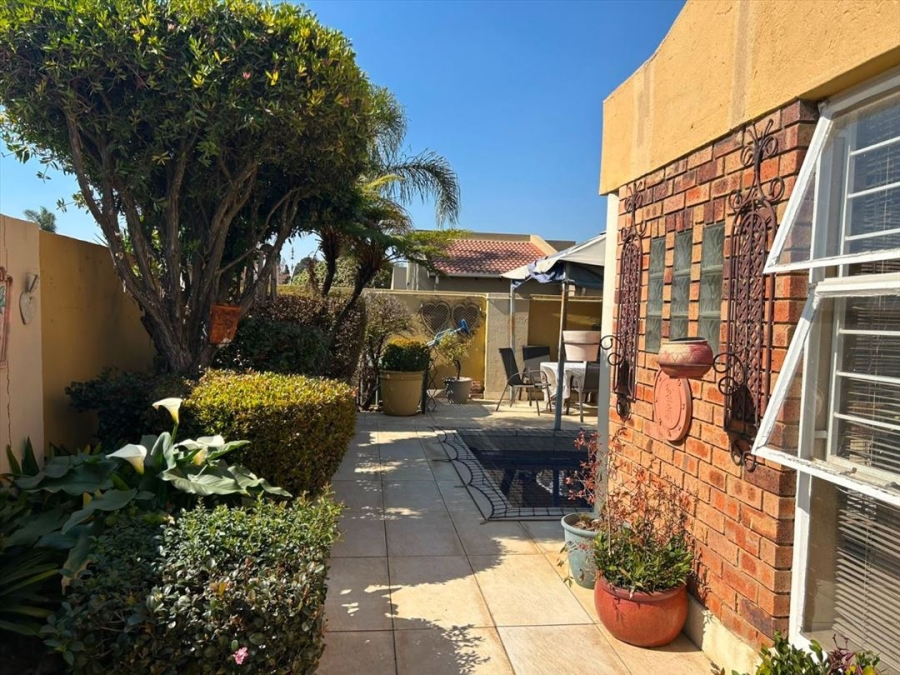 3 Bedroom Property for Sale in Beyers Park Gauteng