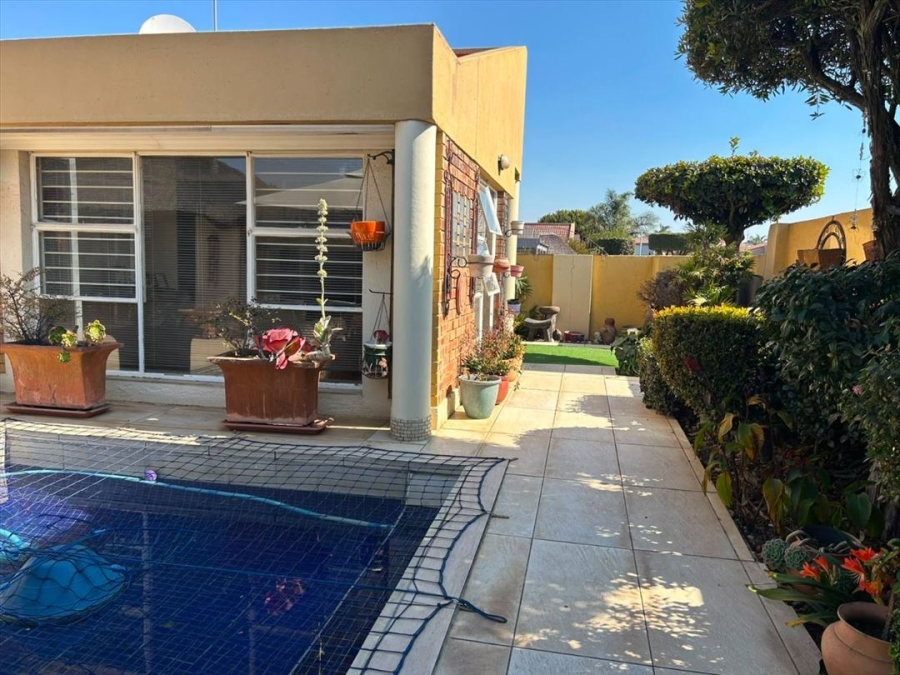 3 Bedroom Property for Sale in Beyers Park Gauteng
