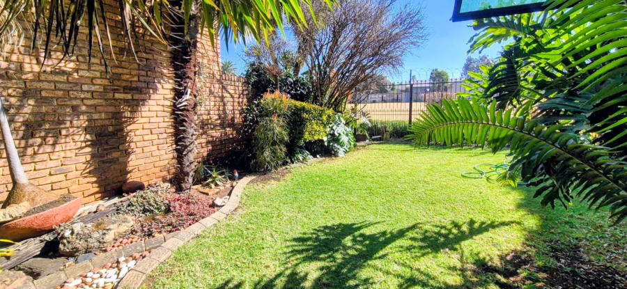 2 Bedroom Property for Sale in Birchleigh Gauteng