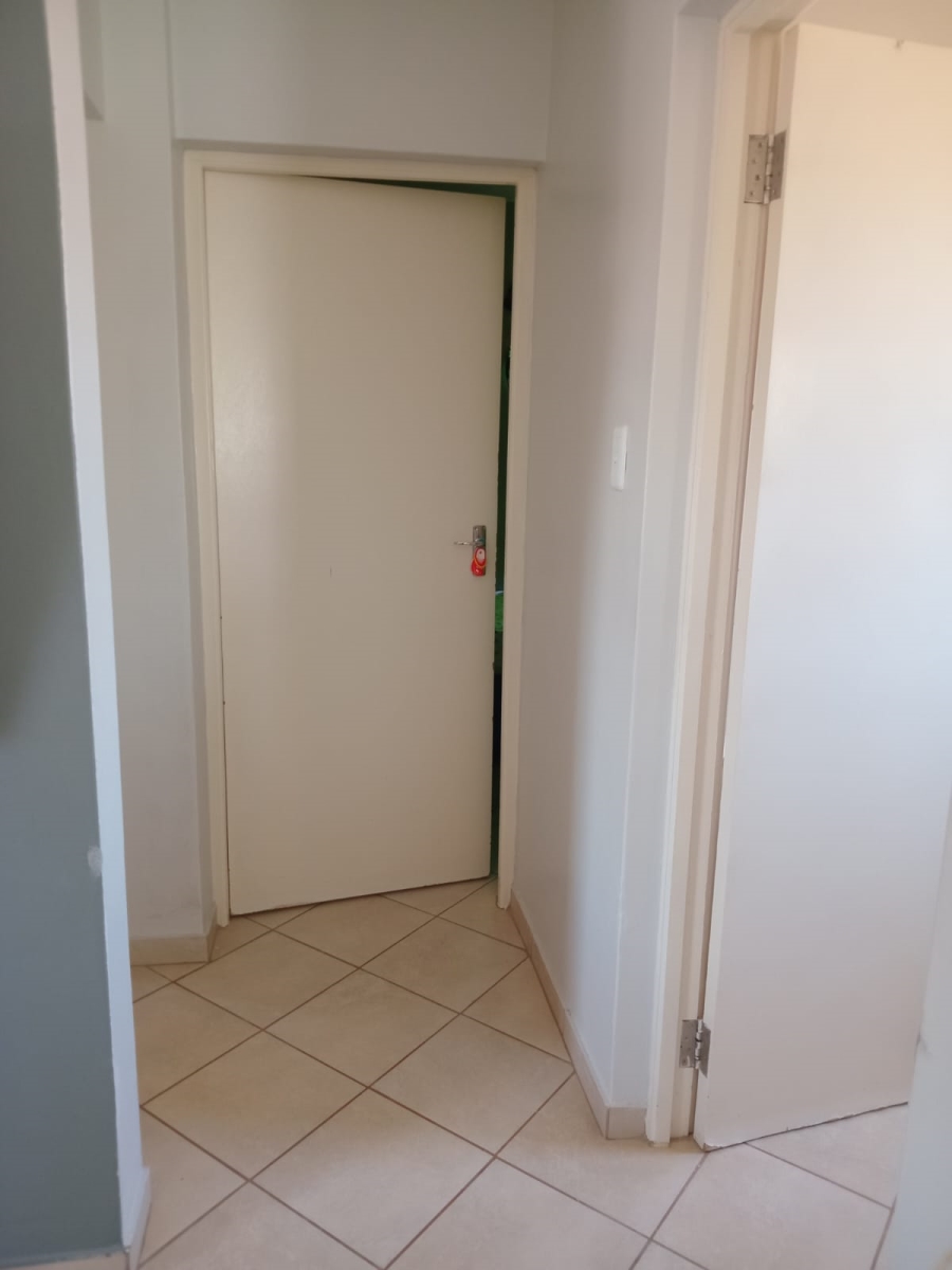 2 Bedroom Property for Sale in Crystal Park Gauteng
