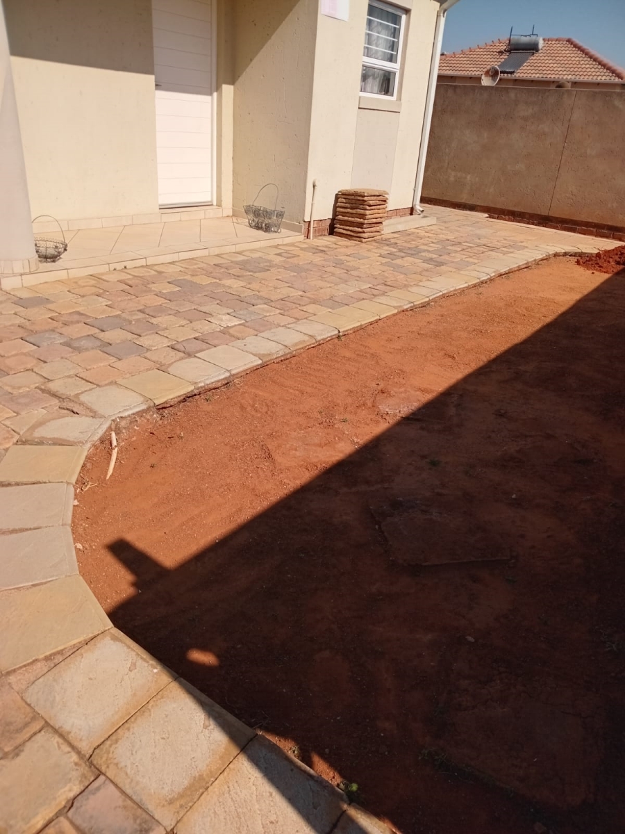 2 Bedroom Property for Sale in Crystal Park Gauteng