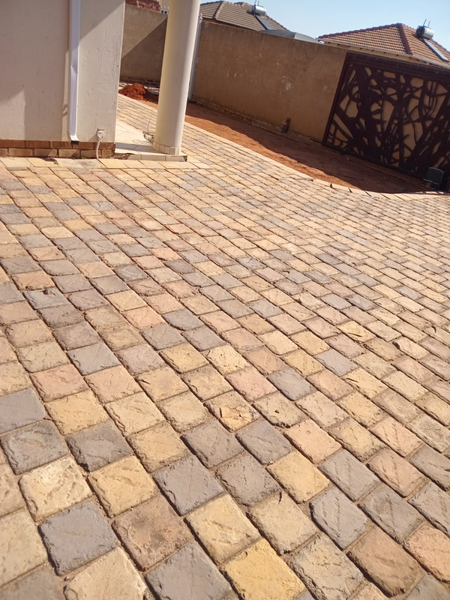 2 Bedroom Property for Sale in Crystal Park Gauteng