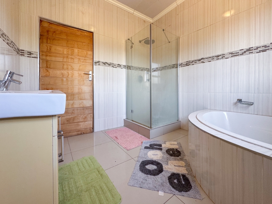 4 Bedroom Property for Sale in Blue Saddle Ranches Gauteng