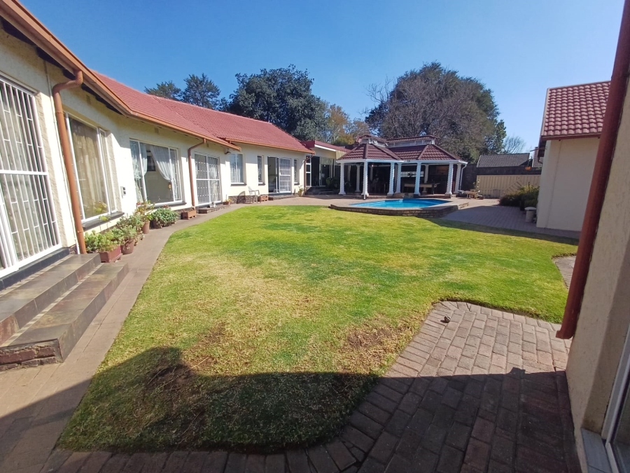 4 Bedroom Property for Sale in Glen Marais Gauteng
