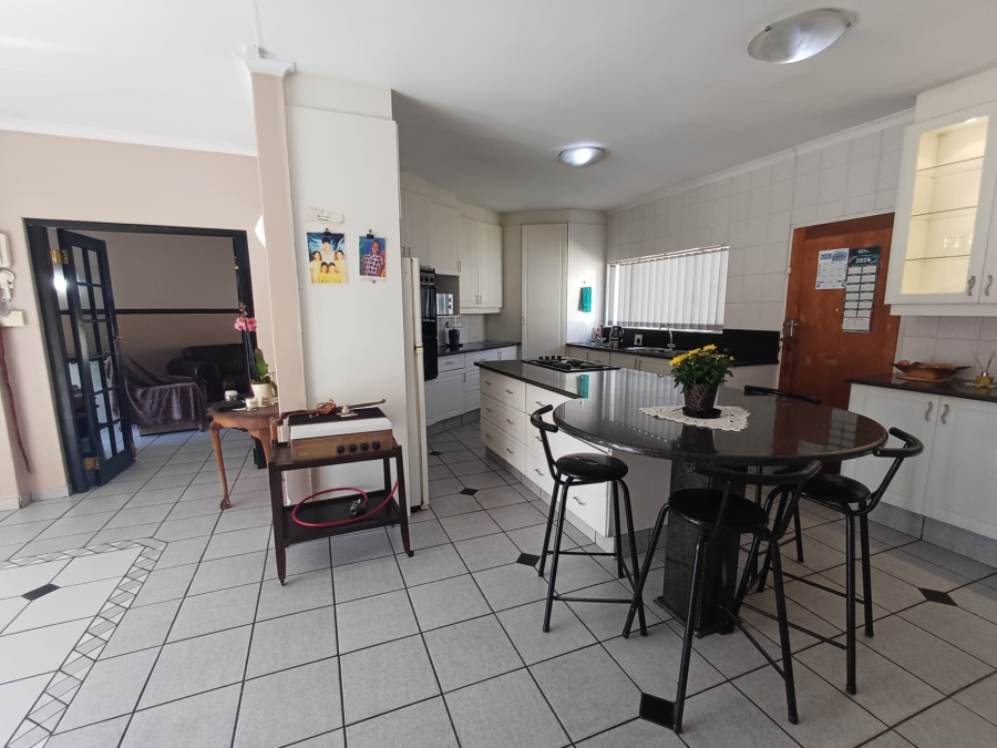 4 Bedroom Property for Sale in Glen Marais Gauteng