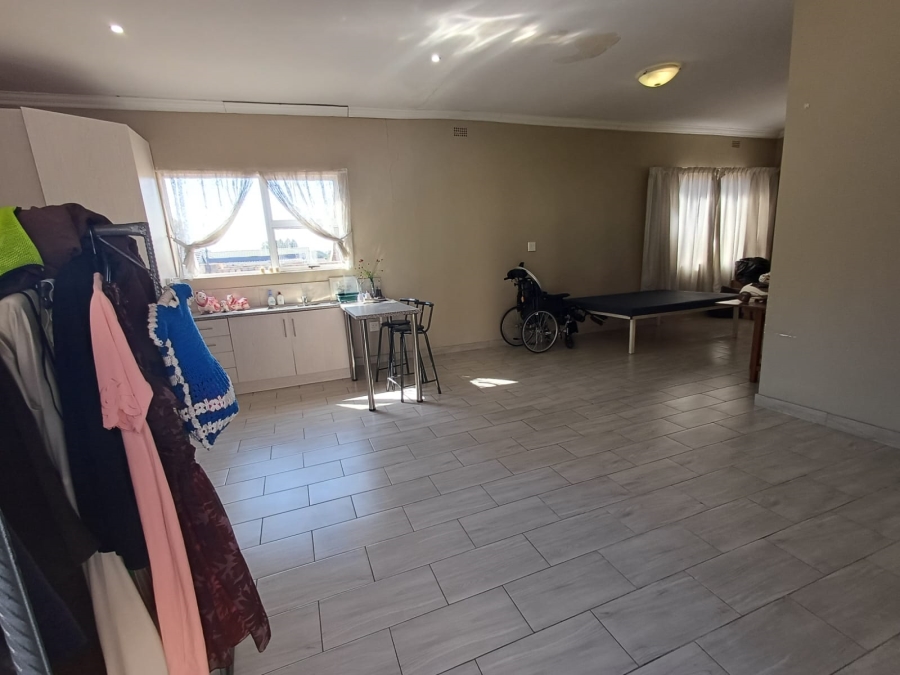 4 Bedroom Property for Sale in Glen Marais Gauteng