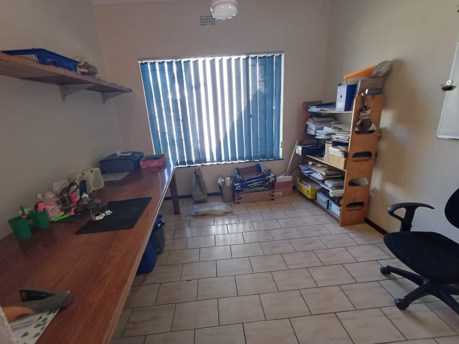 4 Bedroom Property for Sale in Glen Marais Gauteng