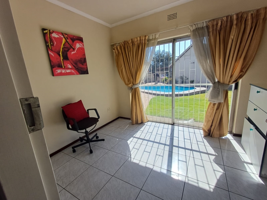 4 Bedroom Property for Sale in Glen Marais Gauteng