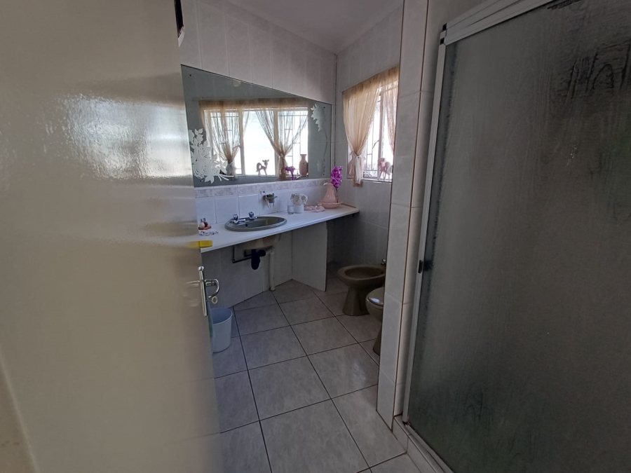 4 Bedroom Property for Sale in Glen Marais Gauteng
