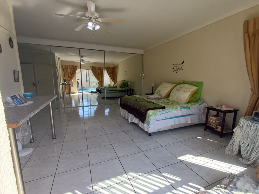4 Bedroom Property for Sale in Glen Marais Gauteng