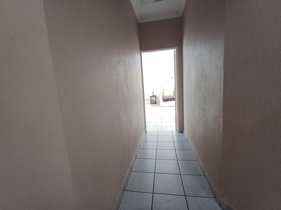 4 Bedroom Property for Sale in Glen Marais Gauteng