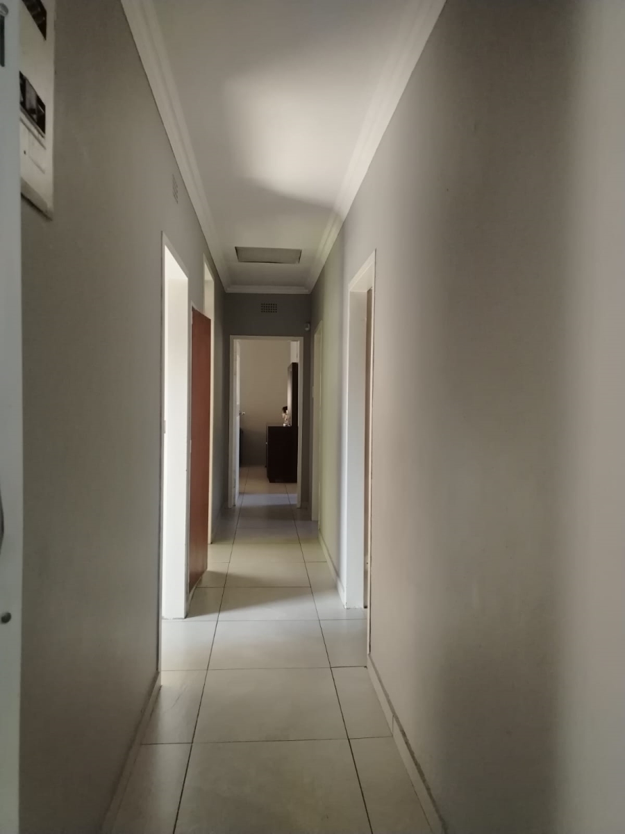 To Let 3 Bedroom Property for Rent in Freeway Park Gauteng