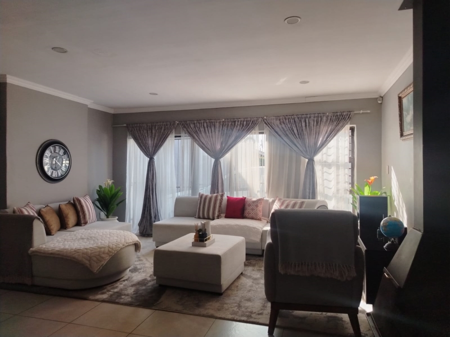 To Let 3 Bedroom Property for Rent in Freeway Park Gauteng