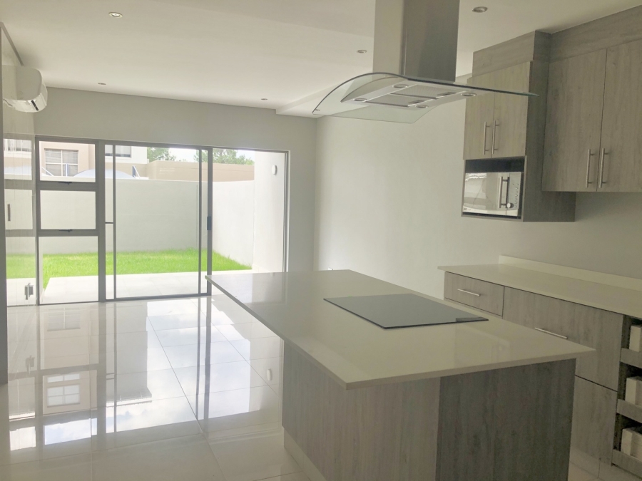 To Let 3 Bedroom Property for Rent in Broadacres Gauteng