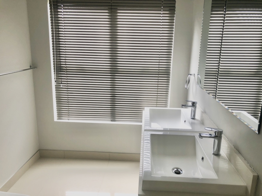 To Let 3 Bedroom Property for Rent in Broadacres Gauteng