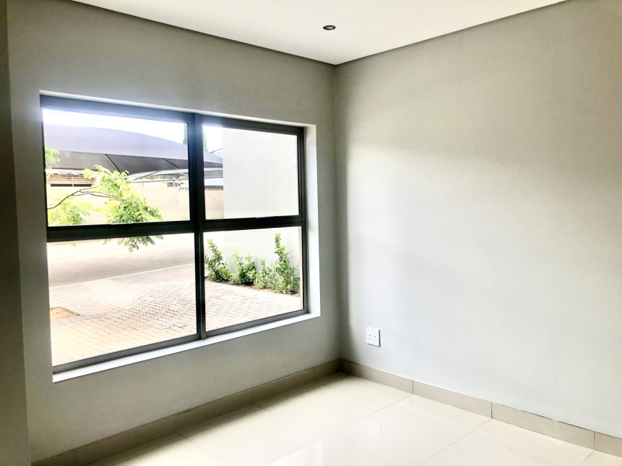 To Let 3 Bedroom Property for Rent in Broadacres Gauteng