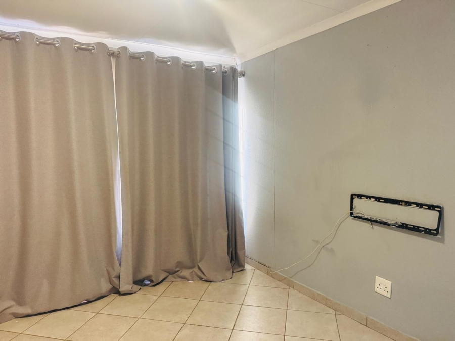 To Let 3 Bedroom Property for Rent in Elandspoort Gauteng
