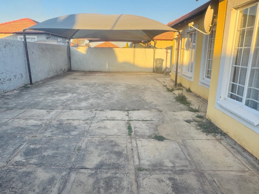To Let 3 Bedroom Property for Rent in Elandspoort Gauteng