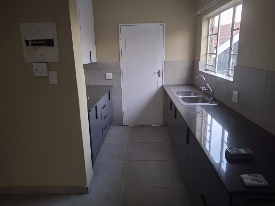 To Let 3 Bedroom Property for Rent in Garsfontein Gauteng