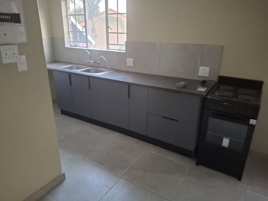 To Let 3 Bedroom Property for Rent in Garsfontein Gauteng