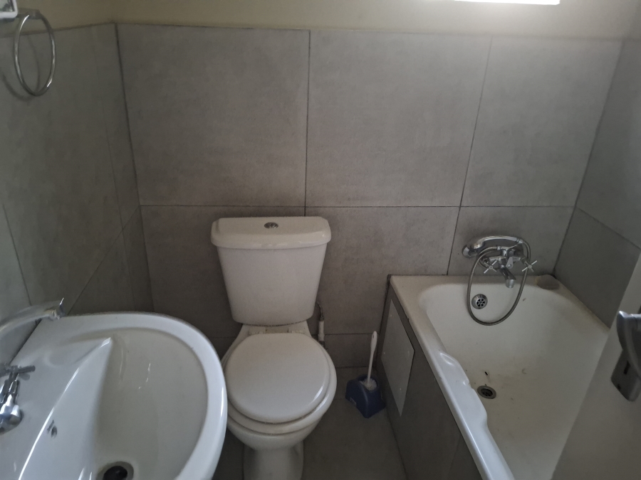 To Let 3 Bedroom Property for Rent in Garsfontein Gauteng