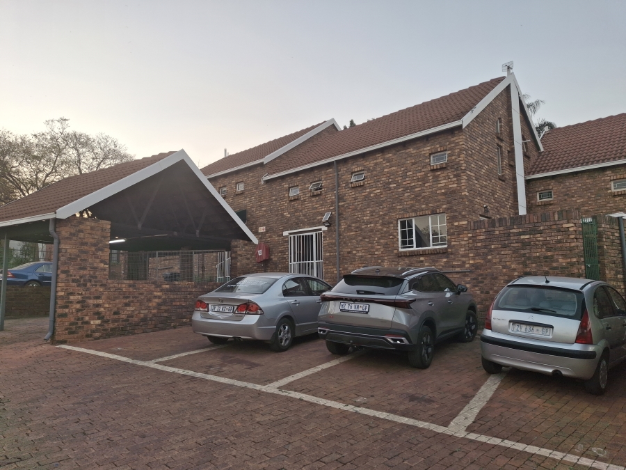 To Let 3 Bedroom Property for Rent in Garsfontein Gauteng