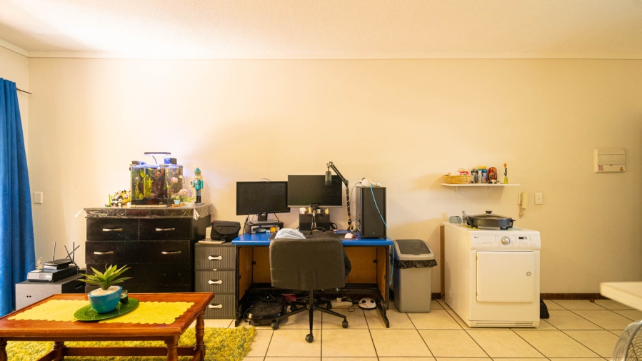 1 Bedroom Property for Sale in Broadacres Gauteng