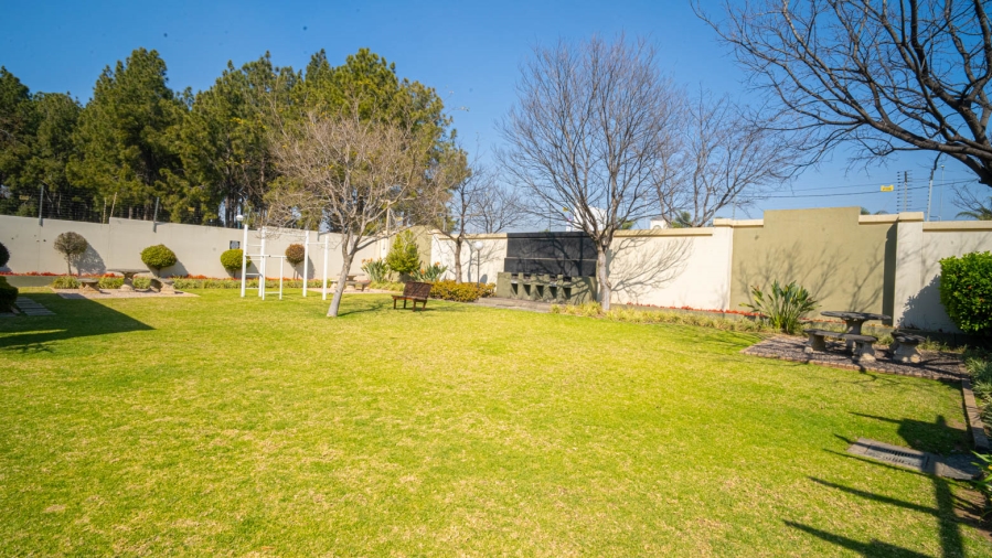 1 Bedroom Property for Sale in Broadacres Gauteng