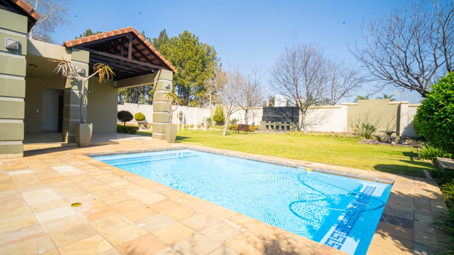 1 Bedroom Property for Sale in Broadacres Gauteng