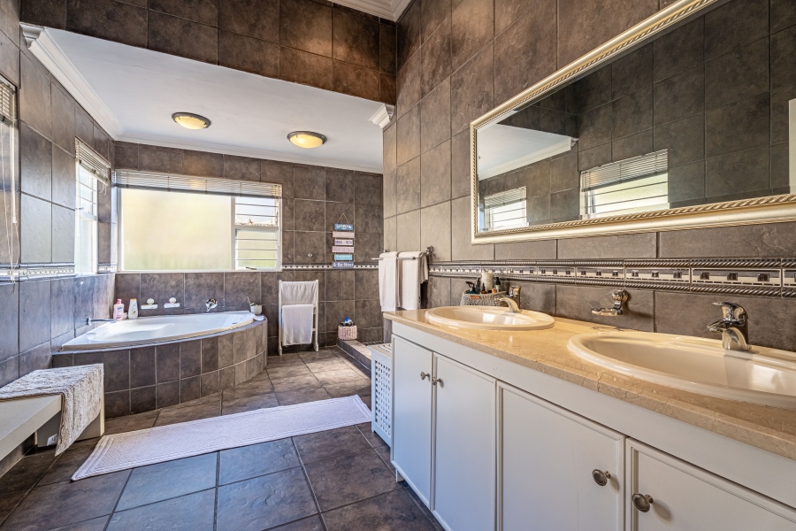 4 Bedroom Property for Sale in Fourways Gauteng