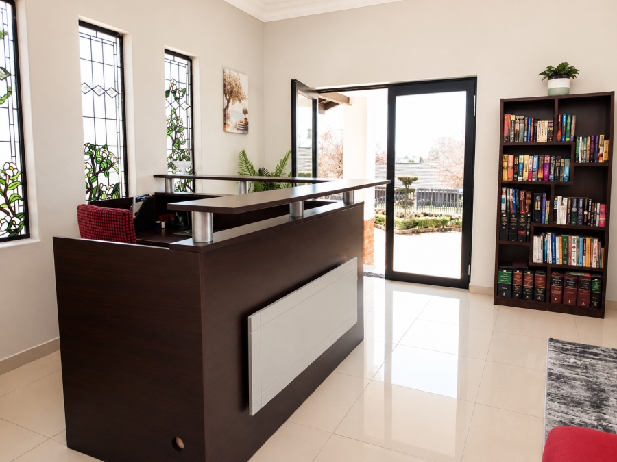 To Let Commercial Property for Rent in Eldoraigne Gauteng