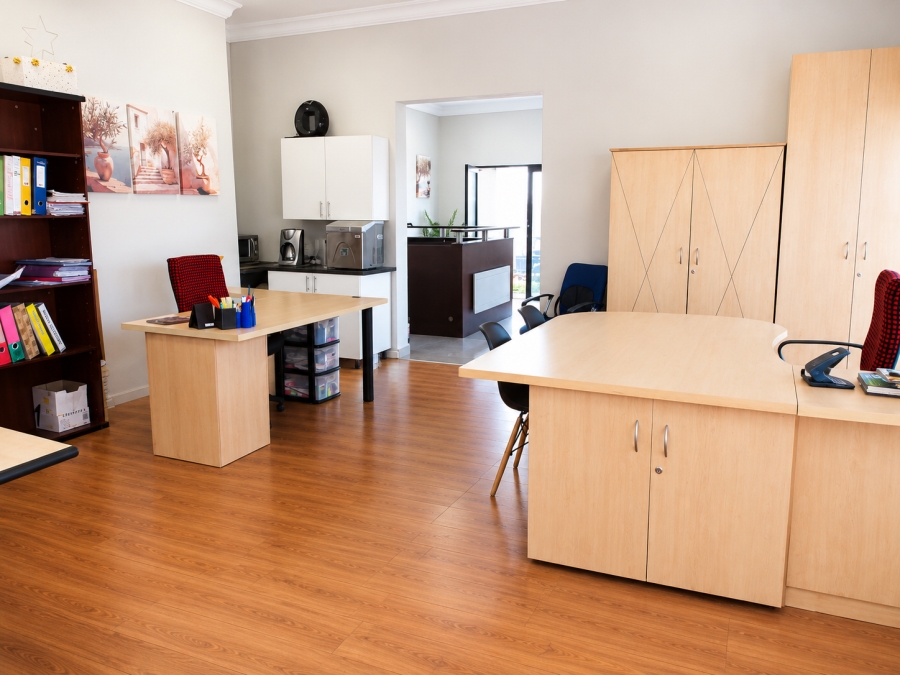 To Let Commercial Property for Rent in Eldoraigne Gauteng