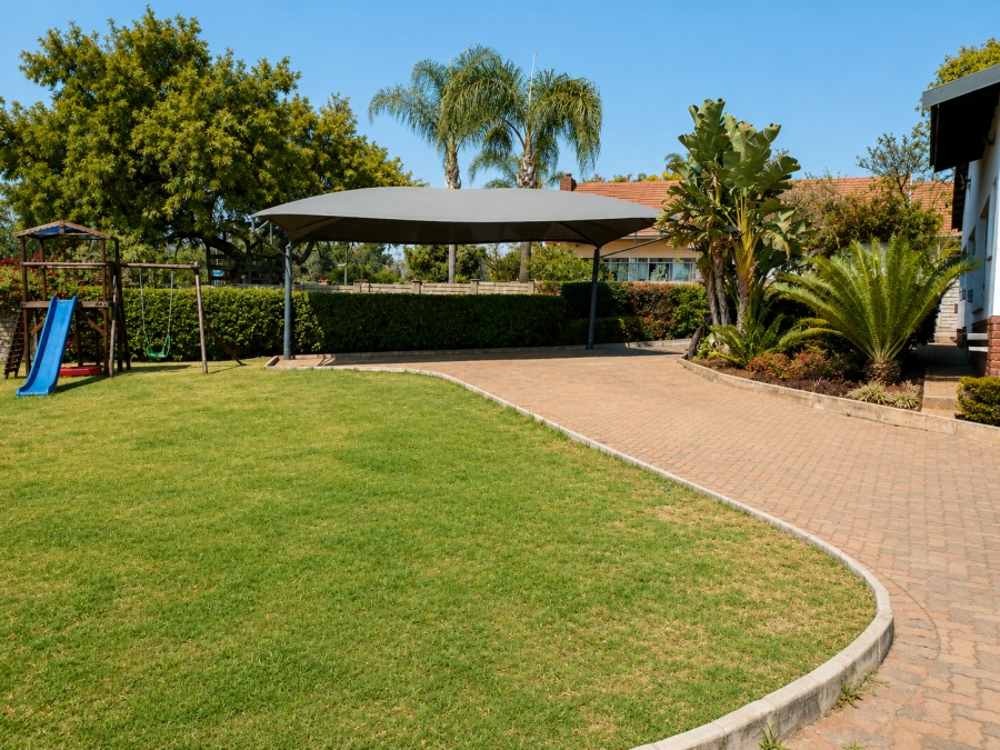 To Let Commercial Property for Rent in Eldoraigne Gauteng