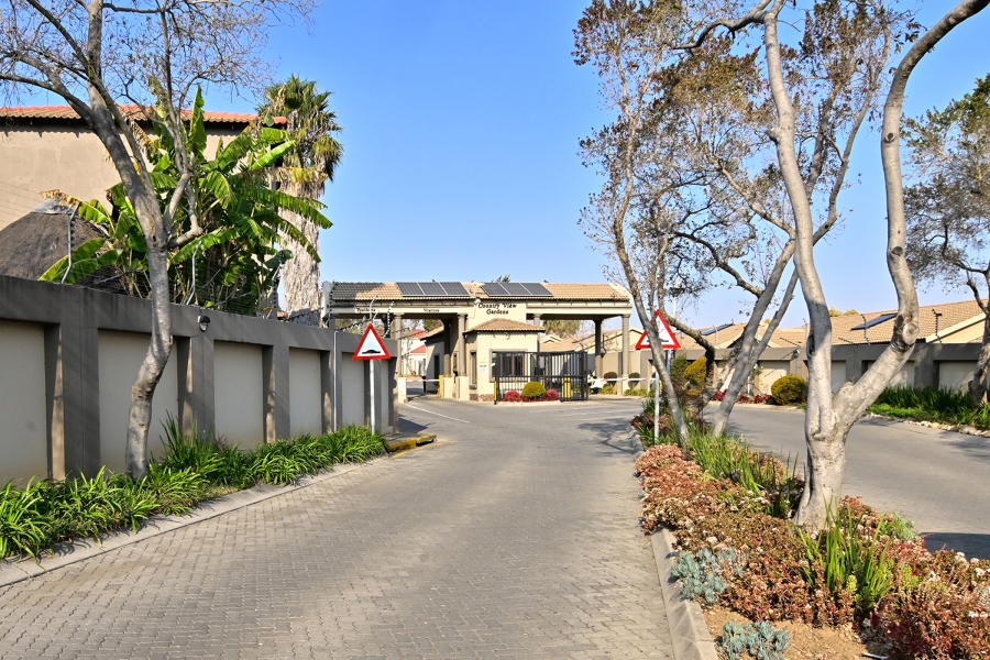 4 Bedroom Property for Sale in Country View Gauteng