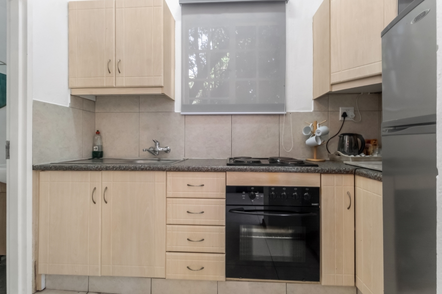 To Let 1 Bedroom Property for Rent in Morningside Manor Gauteng