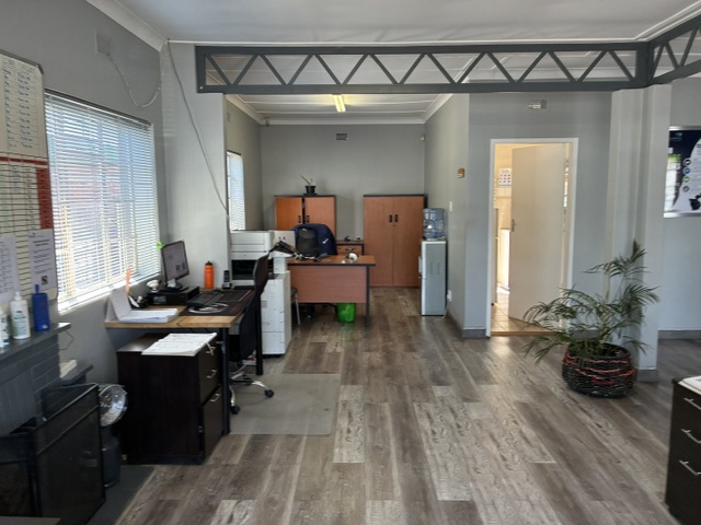 8 Bedroom Property for Sale in Hurlyvale Gauteng