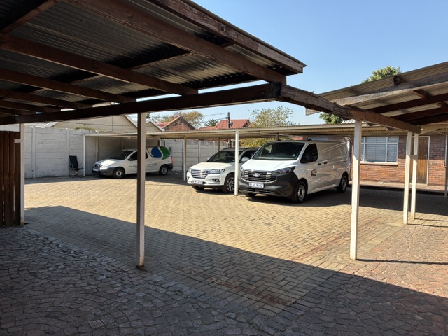 8 Bedroom Property for Sale in Hurlyvale Gauteng