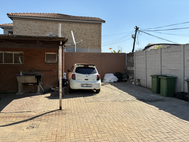 8 Bedroom Property for Sale in Hurlyvale Gauteng