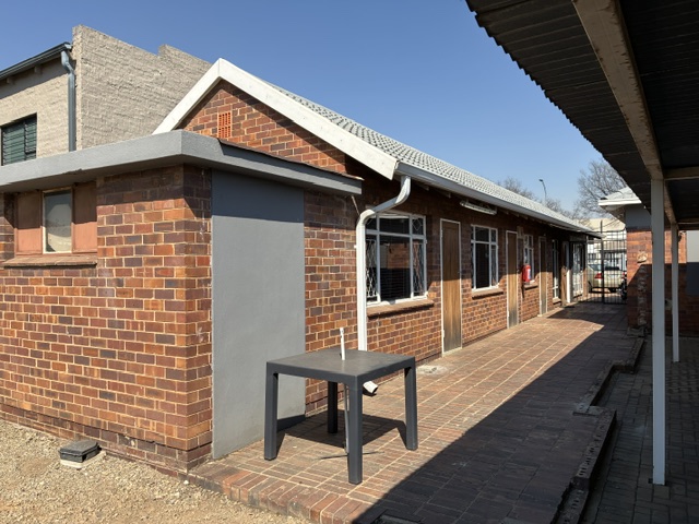 8 Bedroom Property for Sale in Hurlyvale Gauteng