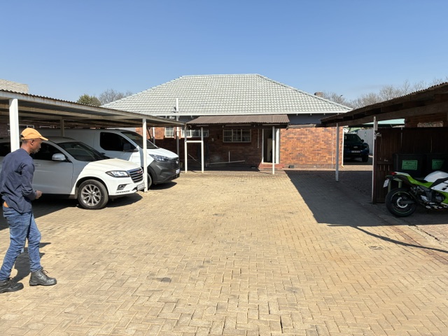 8 Bedroom Property for Sale in Hurlyvale Gauteng