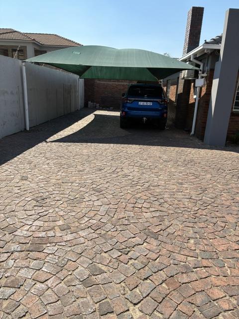 8 Bedroom Property for Sale in Hurlyvale Gauteng