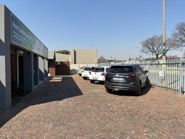 8 Bedroom Property for Sale in Hurlyvale Gauteng