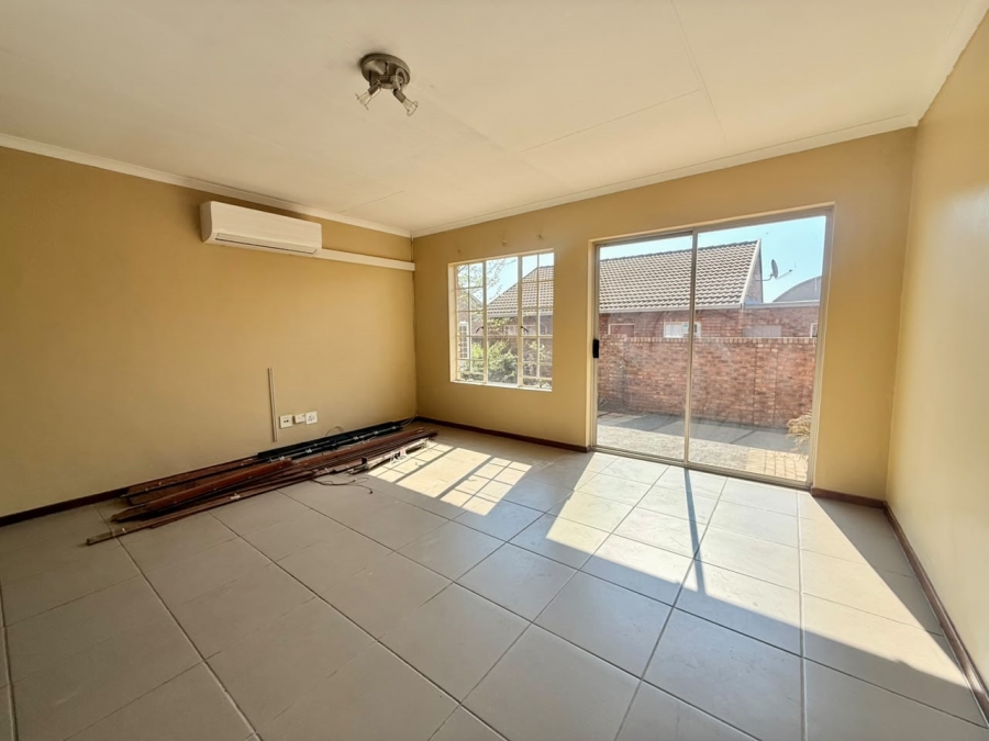 2 Bedroom Property for Sale in Amberfield Gauteng