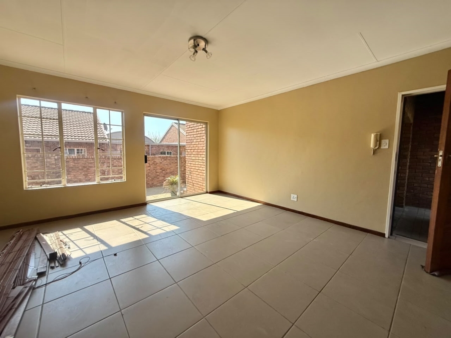 2 Bedroom Property for Sale in Amberfield Gauteng