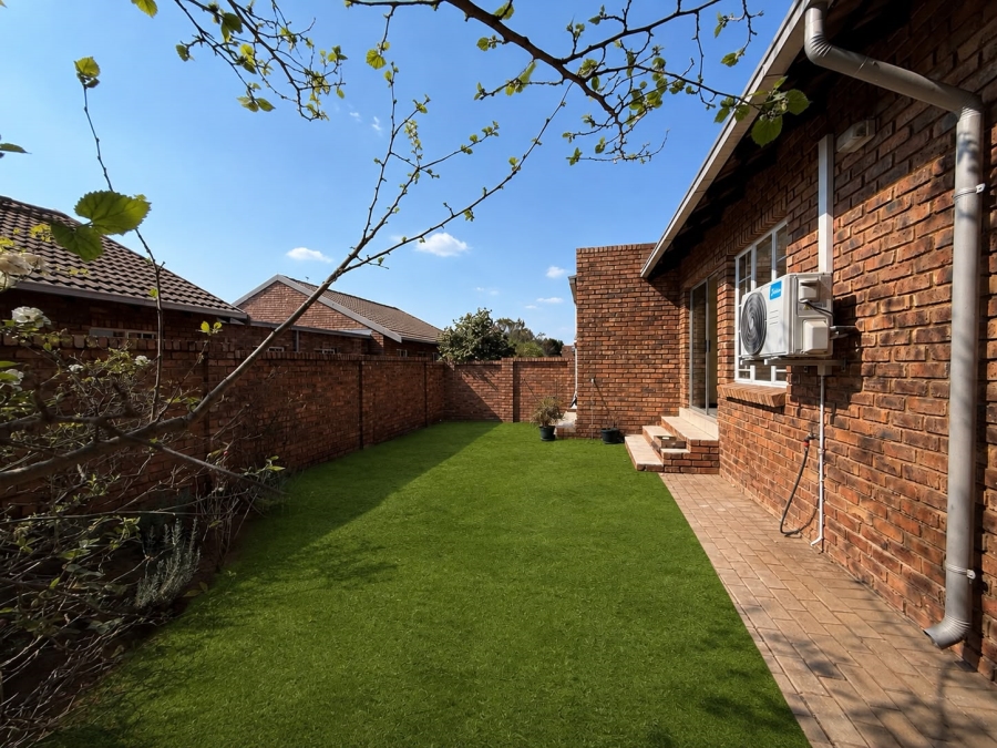 2 Bedroom Property for Sale in Amberfield Gauteng