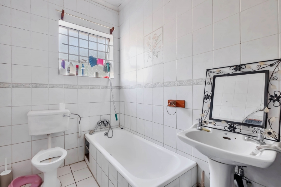 2 Bedroom Property for Sale in Windsor East Gauteng
